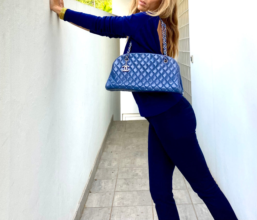 Sac Chanel Mademoiselle cuir brillant bleu jeans